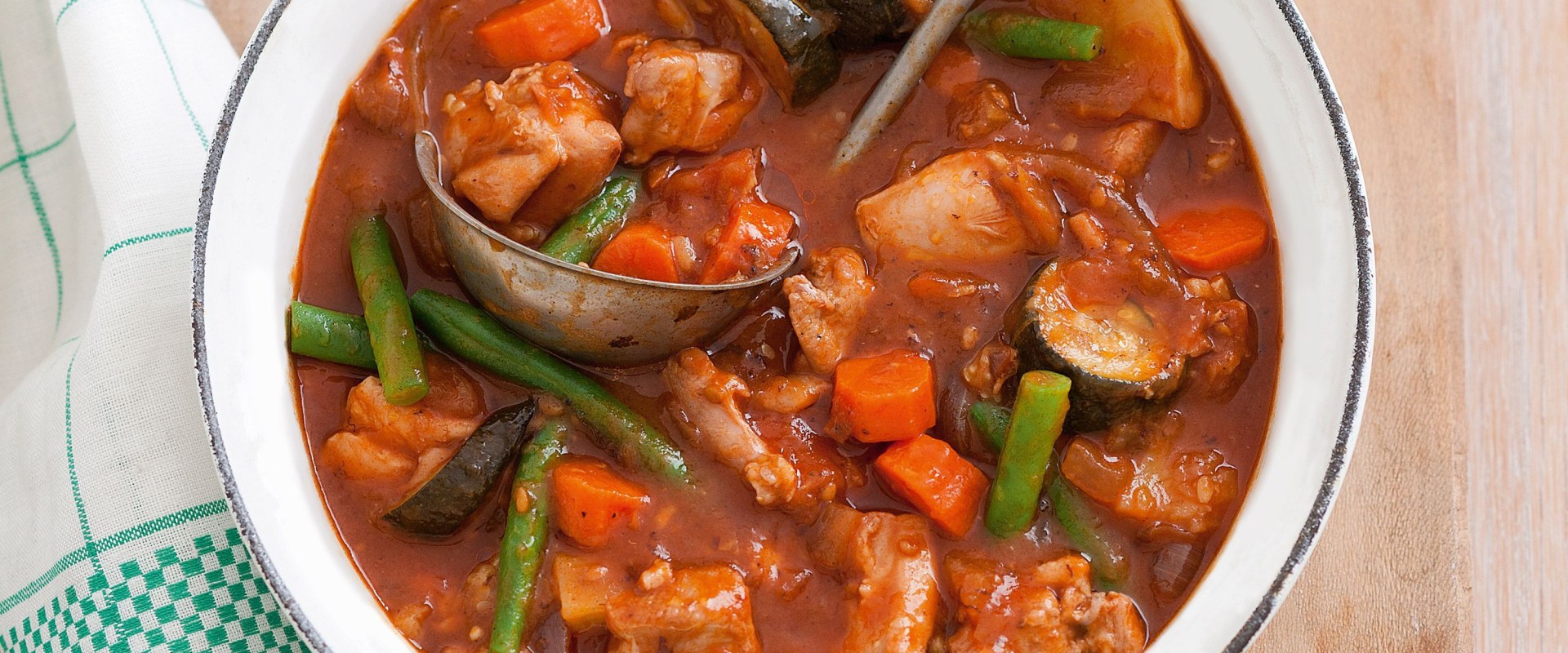 A Delicious Tomato Chicken Stew for Chinese Cooking